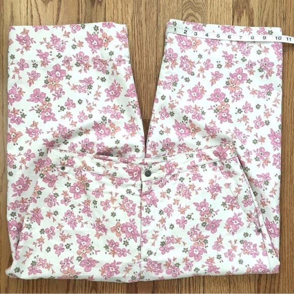 Vintage Villager High Rise Pink Floral Off White Straight Leg Cropped Pants - Picture 10 of 13